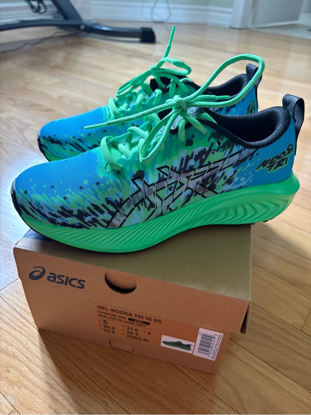 NWT ASICS Kids' GEL-Noosa Tri 16 Neon Green/Blue Running Shoes Size 5US